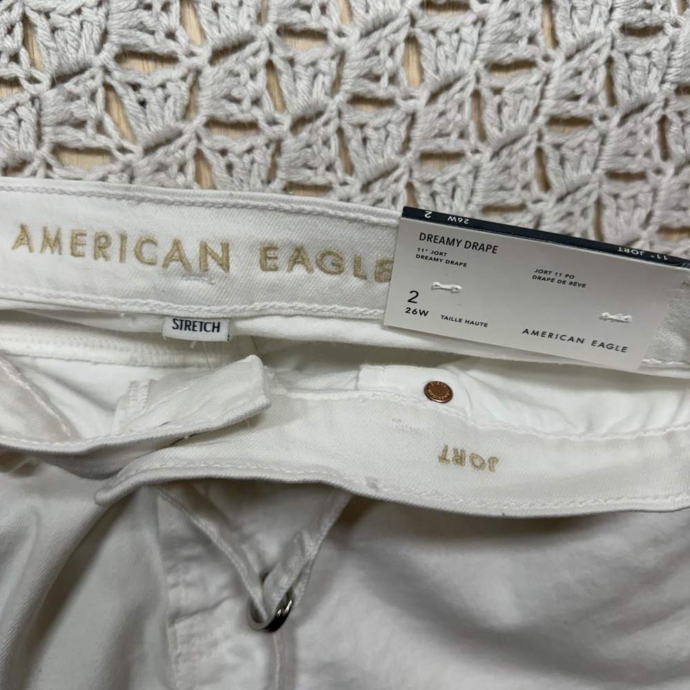 American Eagle Bermuda Denim Shorts Women Sz 2 White Stretch Pockets Button - Picture 10 of 14